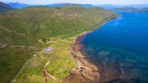 Property building, Neighbourhood, Natural landscape, Bird's eye view, Hiking, Sea view