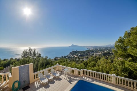 Pool view, Sea view