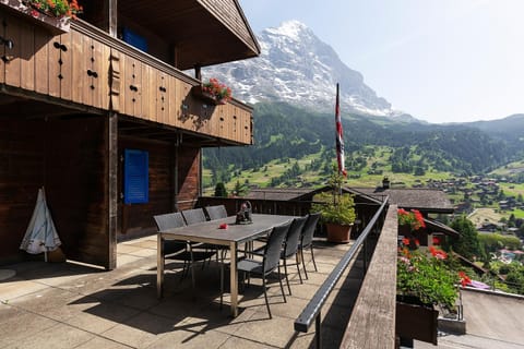 Balcony/Terrace, Mountain view