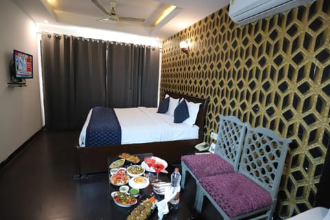Bed, Seating area, Bedroom, Food