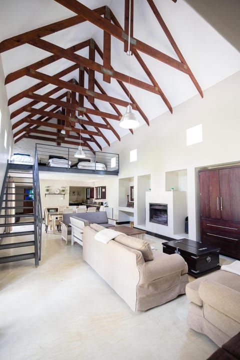 Living room, Photo of the whole room, Seating area, kitchen