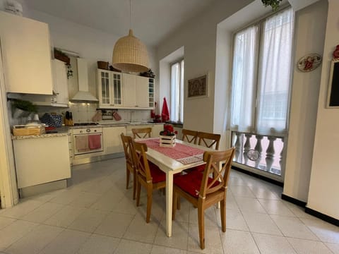 Kitchen or kitchenette, Living room, Dining area, stove