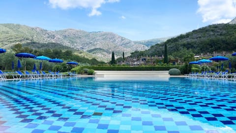 Property building, Swimming pool