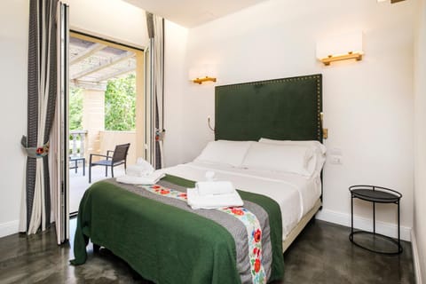 Bed, Balcony/Terrace, Photo of the whole room, Bedroom, towels