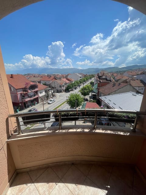 View (from property/room), Balcony/Terrace, City view, Mountain view
