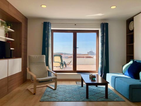 Property building, Communal lounge/ TV room, TV and multimedia, Balcony/Terrace