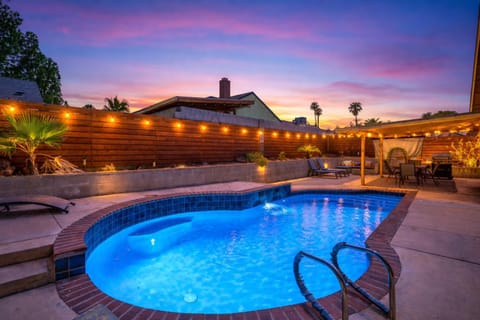 Patio, Night, Garden, Hot Tub, Seating area, Dining area, Swimming pool