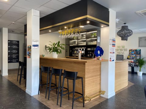 Communal lounge/ TV room, Lobby or reception, Lounge or bar