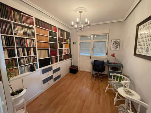 Library, Seating area