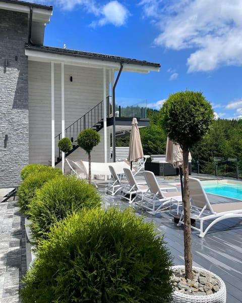 Balcony/Terrace, Pool view