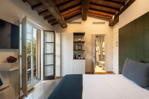 Coffee/tea facilities, Bedroom, wardrobe