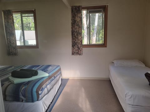 Strahan Backpackers Campground/
RV Resort in Strahan