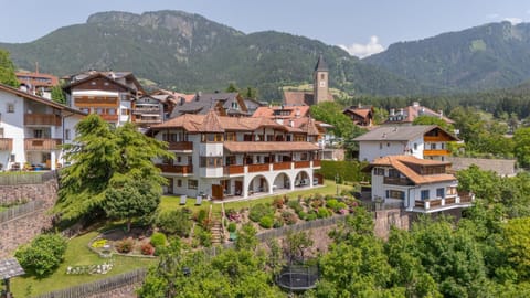 Property building, Natural landscape, Bird's eye view, Mountain view