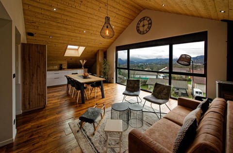 View (from property/room), Living room, Seating area, Dining area