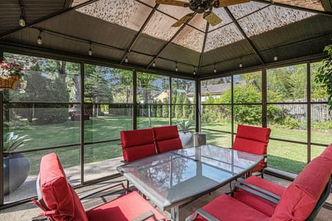 The Townline House House in Chikaming Township