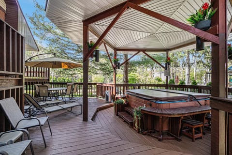 The Townline House House in Chikaming Township