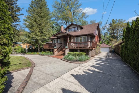The Townline House House in Chikaming Township