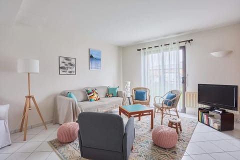 Communal lounge/ TV room, TV and multimedia, Living room