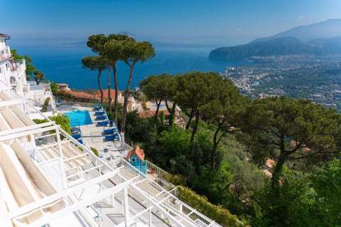 Day, Natural landscape, View (from property/room), Balcony/Terrace, Pool view, Swimming pool