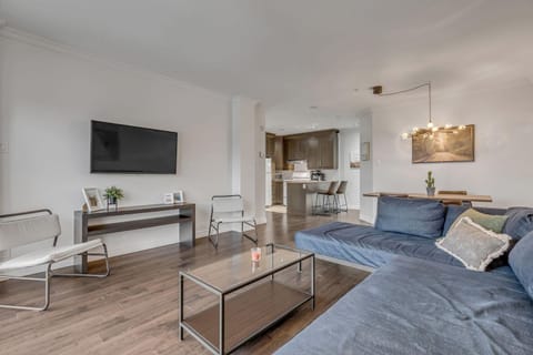 TV and multimedia, Living room, Dining area