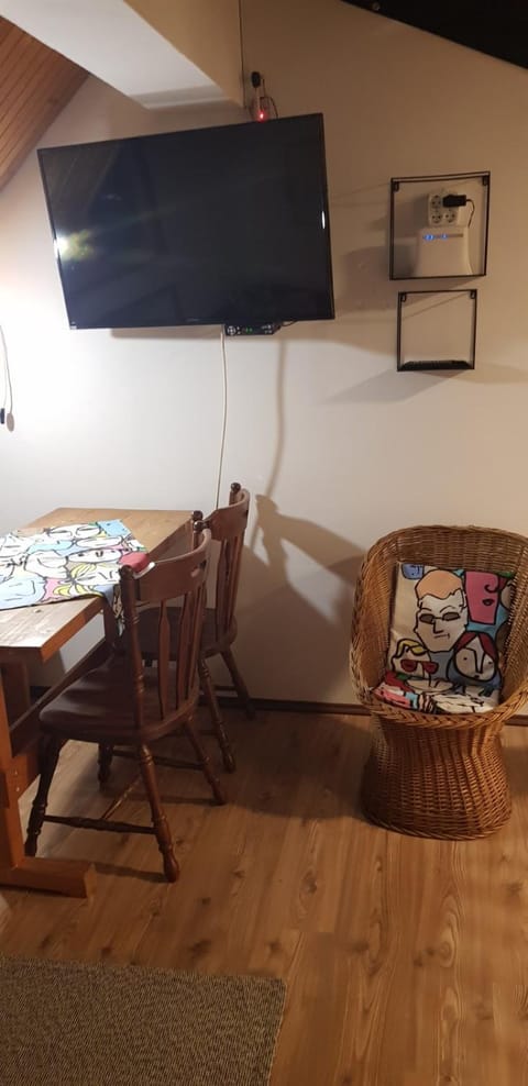 Bele staze 85, GONDOLA, Brzeće Apartment in Serbia