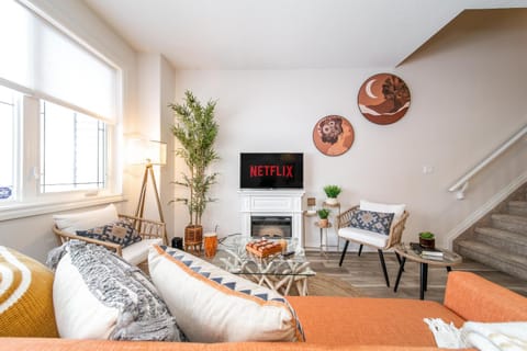 TV and multimedia, Living room, Seating area