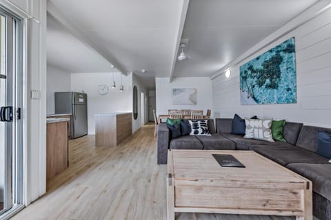Kitchen or kitchenette, Living room, Seating area