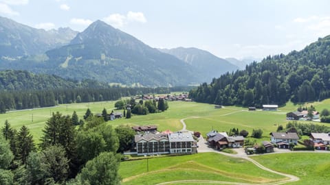 Property building, Natural landscape, Bird's eye view, Summer, View (from property/room), Hiking, Mountain view, Time of day