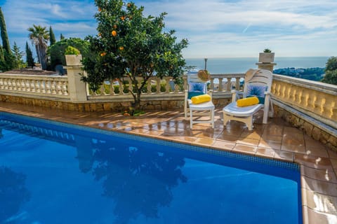 Day, Natural landscape, View (from property/room), Balcony/Terrace, Balcony/Terrace, Pool view, Sea view, Swimming pool, Swimming pool, sunbed