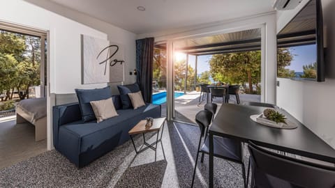 Property building, Swimming pool