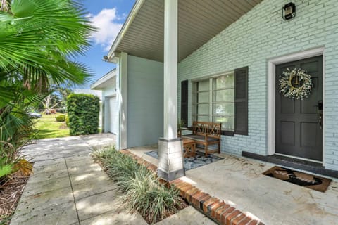 Sunrise on Lake Idylwild House in Auburndale