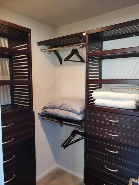 Matanah Meadows Farm, Great for 2 Families, Sequoia National Park and Working Farm House in Three Rivers