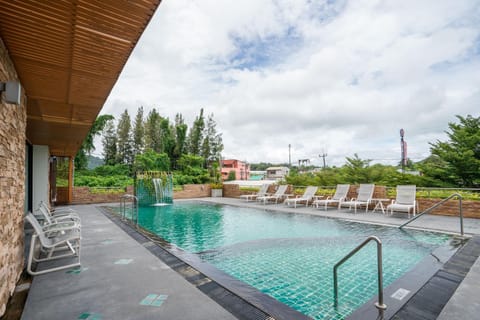 Swimming pool