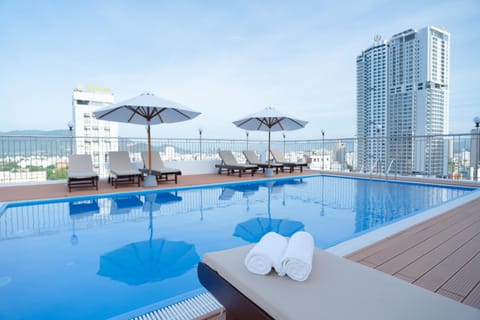Day, View (from property/room), Pool view, Swimming pool, sunbed, towels