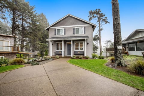 Blue Whale House in Devils Lake