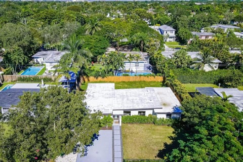 Mid-Century Modern Oasis House in South Miami