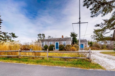 1 Mi to Beach! Family-Friendly Nantucket Retreat House in Madaket