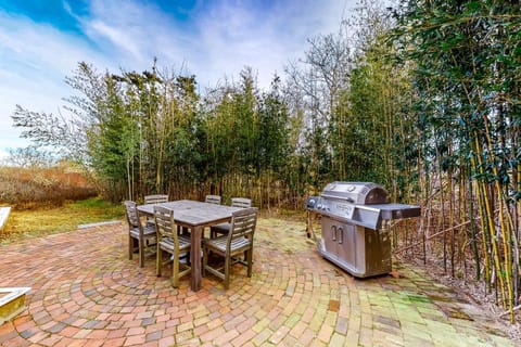 1 Mi to Beach! Family-Friendly Nantucket Retreat House in Madaket