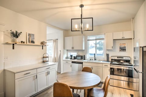 Cozy Eclectic Home about 1 Mi to Downtown Spokane Apartment in Spokane