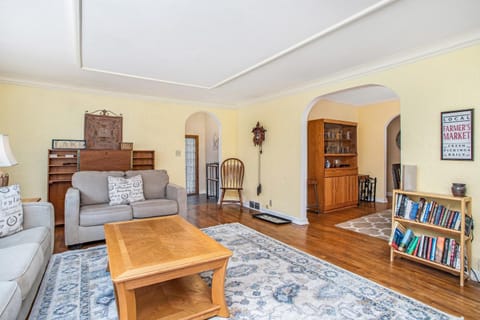 Wine Down Cottage House in Chikaming Township