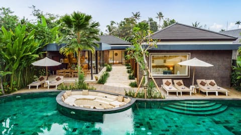 Property building, Pool view, Swimming pool, sunbed