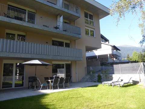 Property building, Garden, View (from property/room), Balcony/Terrace, sunbed