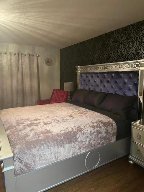 Red Lotus Inn Hotel in Milwaukee