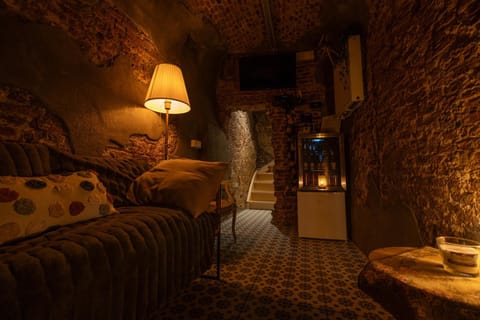 Communal lounge/ TV room, TV and multimedia, minibar