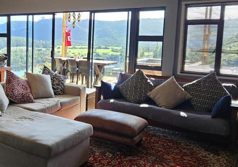 Lounge or bar, Mountain view