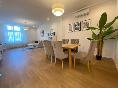 Ultralux magnolia city center Bestern Apartment in Szeged