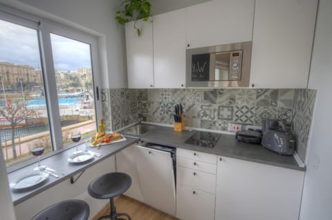 First floor studio apartment seconds from Balluta Bay IPAP1-1 Apartment in Sliema