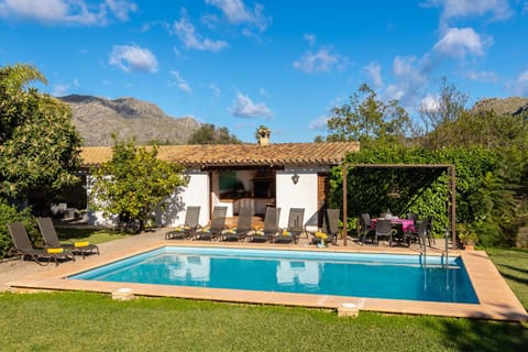 Property building, Pool view, Swimming pool