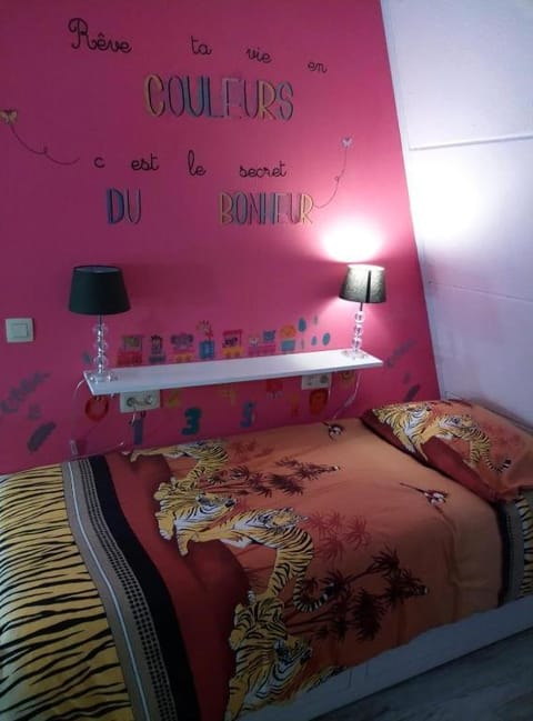 cocon douillet avec chaleur ambiante du poêle à pellets Chalet in Wallonia, Belgium