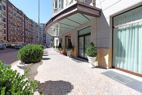Facade/entrance